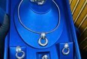Jewelries