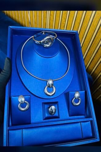 Jewelries