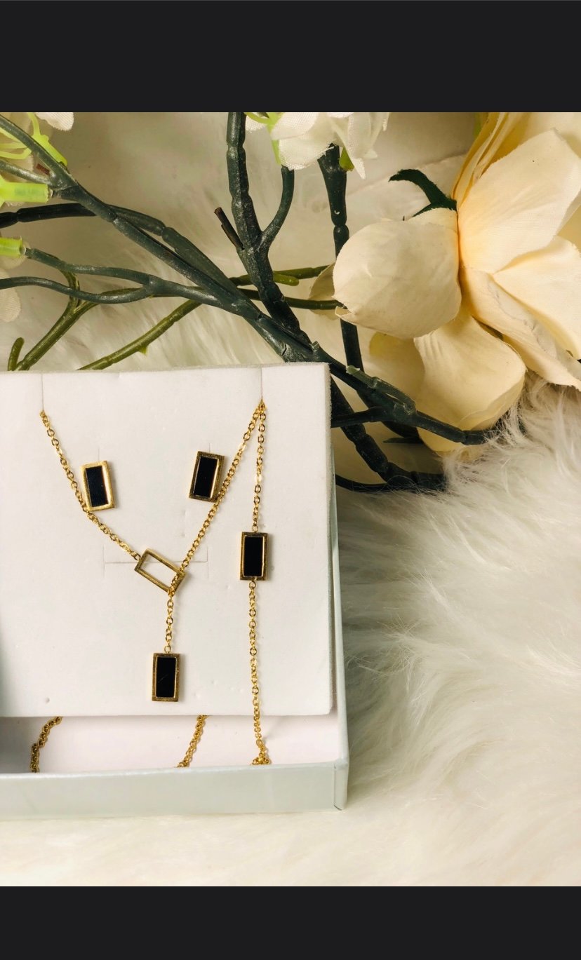 Rina’s accessories