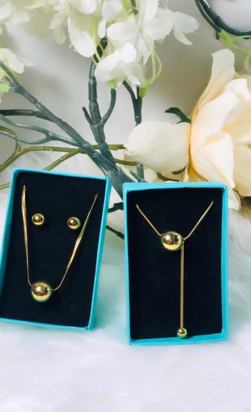 Rina’s accessories