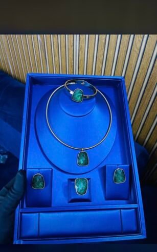 Jewelries