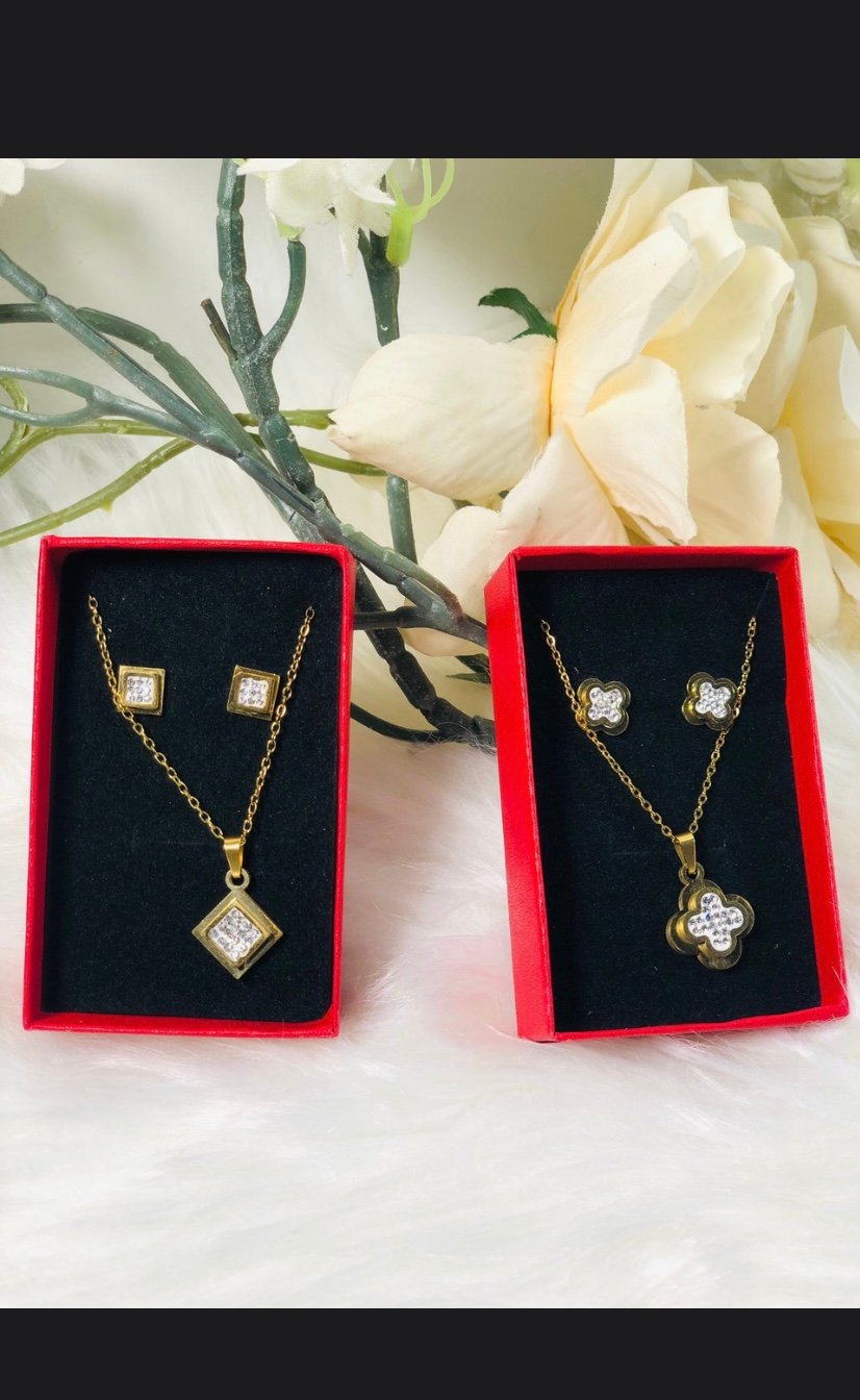 Rina’s accessories